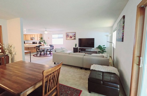 Beaverton House | Charming 3-bedroom house with King Bed in fabulous Beaverton