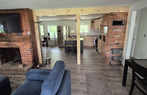Oak Harbor House | Charming 3-bedroom house step from the beach in serene Oak Harbor