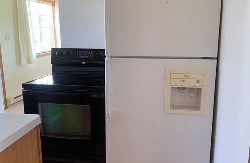 Britton House | Charming 3-bedroom home with AC, WiFi in Britton. Quiet, trees, and sunsets!