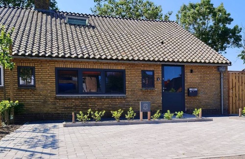 Ternaard House | Charming 3-bedroom house in enchanting Ternaard with WiFi, AC "Us Eigen Honk"