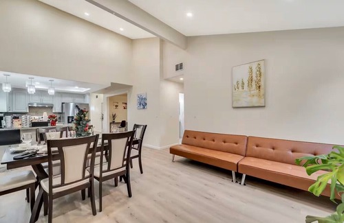 East San Jose House | Charming 3-bedroom house in delightful San Jose with AC/WIFI/LAUNDRY/PARKING