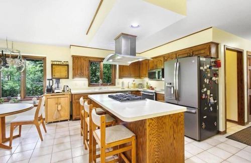 Waukesha House | Charming 3-Bedroom House-Ideal for a Relaxing Stay