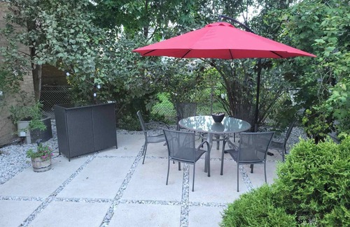 Dunning House | Charming 3-bedroom house in amazing Chicago