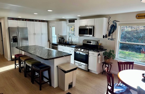 Dauphin House | Charming 3-bedroom house on Stony Creek