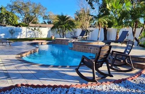 Azalea Park House | Charming 3-bedroom house with a Pool, AC, WiFi in awesome Orlando