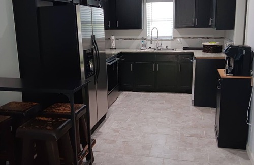 Shawnee House | Charming 3-bedroom house in Shawnee with WiFi and AC