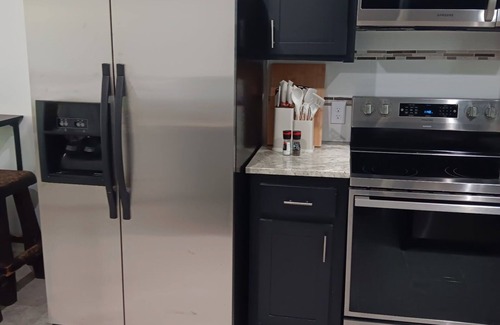 Shawnee House | Charming 3-bedroom house in Shawnee with WiFi and AC