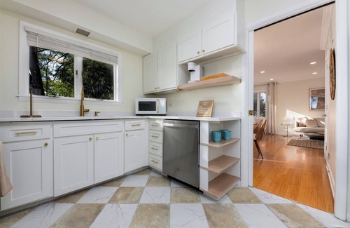 Wheaton House | Charming 3-bedroom house just minutes from Downtown Wheaton!