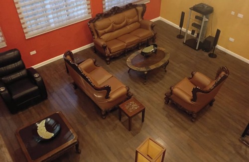 Osu Klottey House | Charming 3-bedroom house with WiFi and AC in beautiful Accra