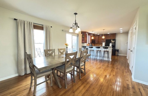 Plato Center House | Charming 3-bedroom house in marvelous Elgin with AC, WiFi