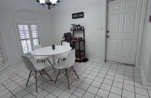Bonanza House | Charming 3-bedroom house in delightful Laredo