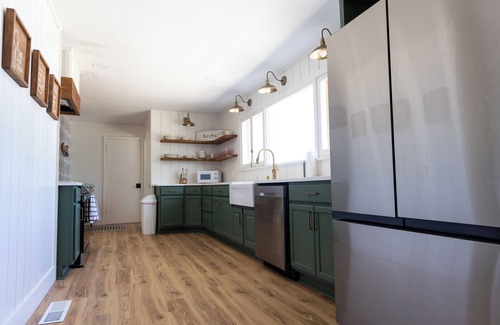 Morningside House | Charming 3-bedroom house with WiFi and AC in delightful SE Salem