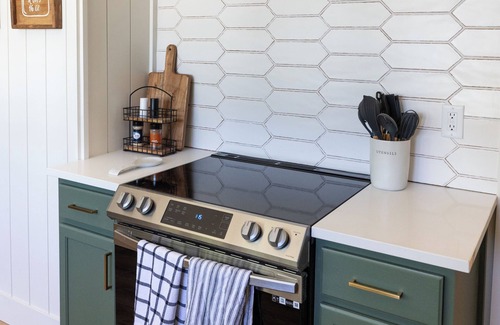 Morningside House | Charming 3-bedroom house with WiFi and AC in delightful SE Salem