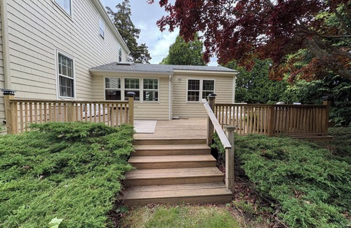 Bellevue Avenue Historic District House | Charming 3-bedroom Newport home located off iconic Bellevue Ave.