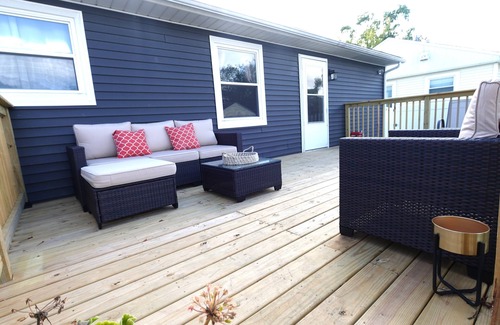 Des Plaines House | Charming 3-bedroom house with AC and WiFi in serene Des Plaines near O’Hare