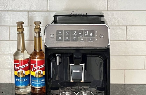 Suplee House | Charming 3-bedroom house with fenced in dog yard and playground and hottube