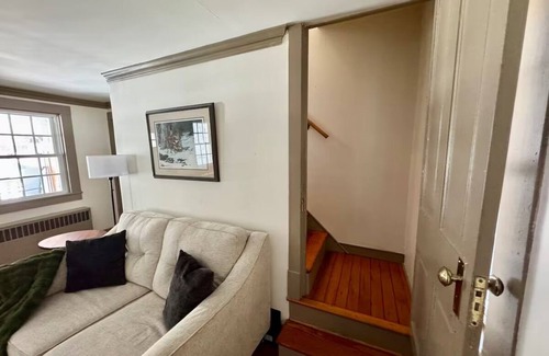 Hot Springs Cottage | Charming 3-bedroom cottage with WiFi and AC in Hot Springs