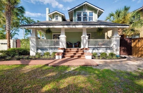 Southbank House | Charming 3-bedroom loft unit with WiFi and AC in the Heart of San Marco