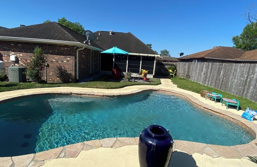 Little Woods House | Charming 3-bedroom house with WiFi, AC in delightful New Orleans, pool, safe