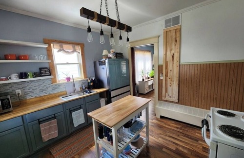 Rhinelander House | Charming 3-bedroom house in wonderful Rhinelander with WiFi, AC, Screened porch