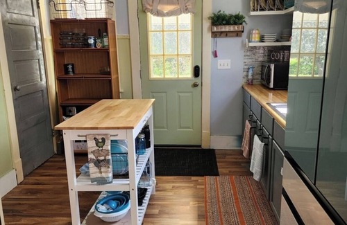 Rhinelander House | Charming 3-bedroom house in wonderful Rhinelander with WiFi, AC, Screened porch