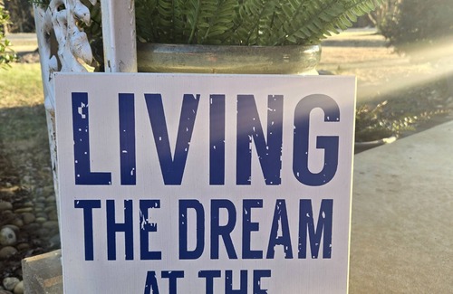 Stokes Cottage | Charming 3-bedroom cottage with AC, WiFi in serene Walnut Cove.