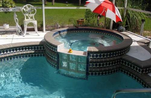 South Venice Villa | Charming 3-bedroom villa in wonderful Venice with heated saltwater pool