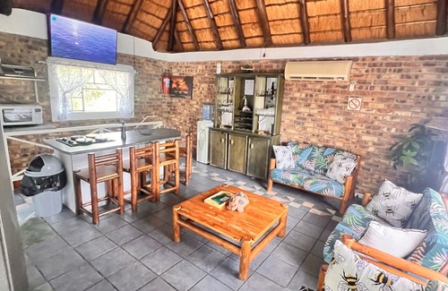 Marloth Park House | Charming 3-bedroom house with AC /WiFi and Jacuzzi in delightful Marloth Park