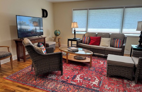 Dayton House | Charming 3 BR 2 Bath in historic Dayton. Exclusive and ready for your visit!