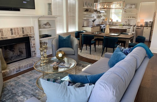 Gulfport House | CHARMING 3 BR COTTAGE STEPS TO BEACH. CLOSE TO CASINOS, AQUARIUM,GOLF,GRASS LAWN