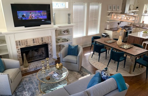 Gulfport House | CHARMING 3 BR COTTAGE STEPS TO BEACH. CLOSE TO CASINOS, AQUARIUM,GOLF,GRASS LAWN