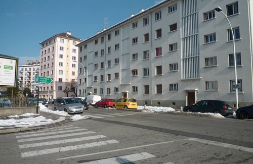 Annecy Apartment | Charming 3-Room Apartment Near City Center, Fully Renovated, 2 Bedrooms, Balcony, and Modern Amenities