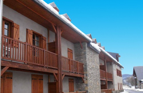 Vignec Apartment | Charming 3-Room Apartment for 8 with Pool Access in Vignec, Near Saint-Lary-Soulan
