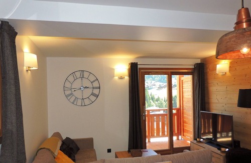 Les Gets Apartment | Charming 3* Triplex with Parking, WiFi, Near Village Center