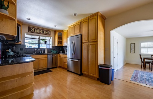 Santa Clara House | Charming 3BDR/2BTH family home near Rivermark Plaza