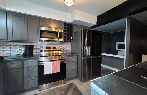 Town of Aurelius Apartment | Charming 3br-Apt in fabulous Auburn with AC, WiFi.