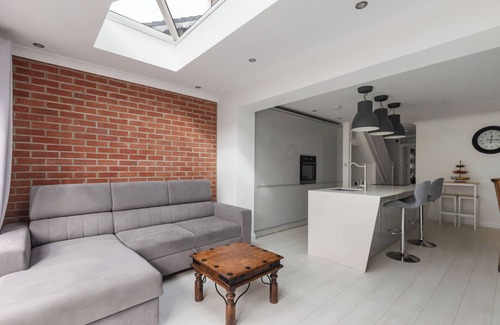 Thames House | Charming 3BR House in London Zone 4 Train🚆Boat 🚢 10 mins walknFamily-Friendly