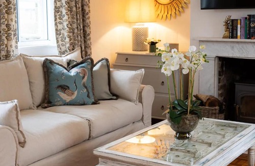 Ware House | Charming 4 Bed Cottage in Herts Countryside - Pass the Keys