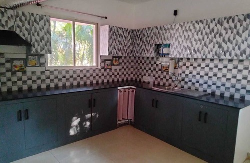 Auroville Villa | Charming 4-bedroom villa with AC and WiFi in enchanting Bommayapalayam Peaceful,