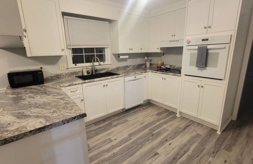 North Augusta House | Charming 4-bedroom house with large pool, backyard oasis and AC in North Augusta
