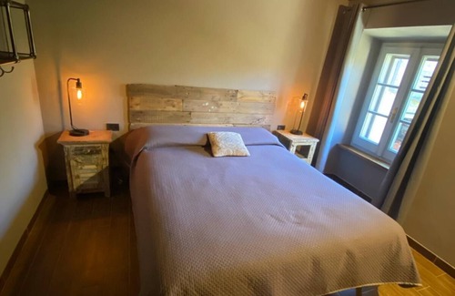 Pontremoli House | Charming 4-bedroom farmhouse in enchanting Tuscany close to mountains and sea.