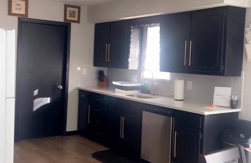 Oklahoma County Other | Charming 4-bedroom farmhouse with WiFi, AC in welcoming Spencer