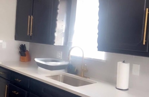 Oklahoma County Other | Charming 4-bedroom farmhouse with WiFi, AC in welcoming Spencer