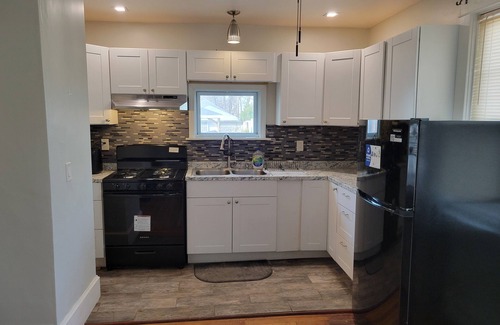 Mount Pleasant House | Charming 4-bedroom house close to Downtown Providence & nightlife on Atwells Ave