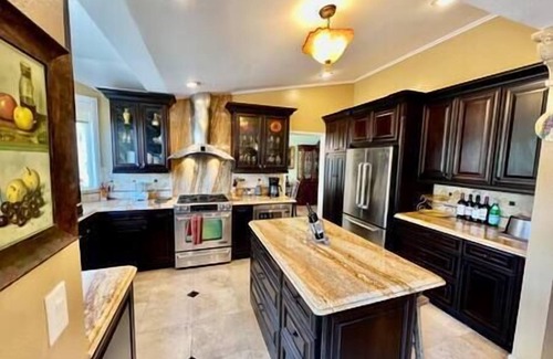 San Carlos House | Charming 4-bedroom home w/hot tub & canyon views