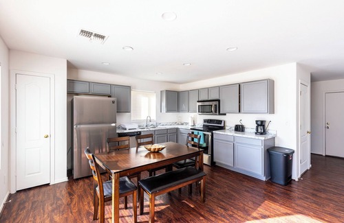 Maricopa House | Charming 4-bedroom house in marvelous Maricopa. Close to major freeways. AC/WIFI