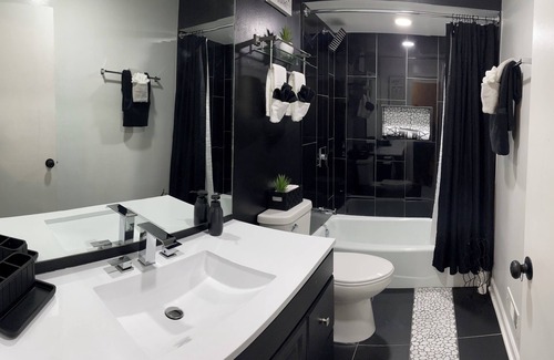 Lansing House | Charming 4-bedroom house with AC and WiFi in superb Lansing