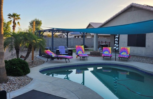 Mountain Vista Ranch House | Charming 4-bedroom pet friendly oasis with WiFi, AC in peaceful Surprise.