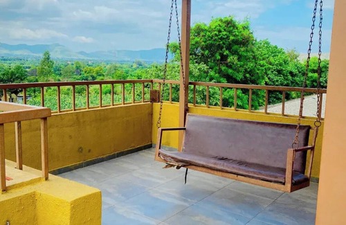 Kadadhe House | Charming 4-bedroom villa in Pawnanagar with AC, WiFi pawna lake "movie theatre