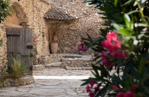Les Mees Apartment | Charming 4-star gîte in a Bastide dating from 1785 in Haute Provence